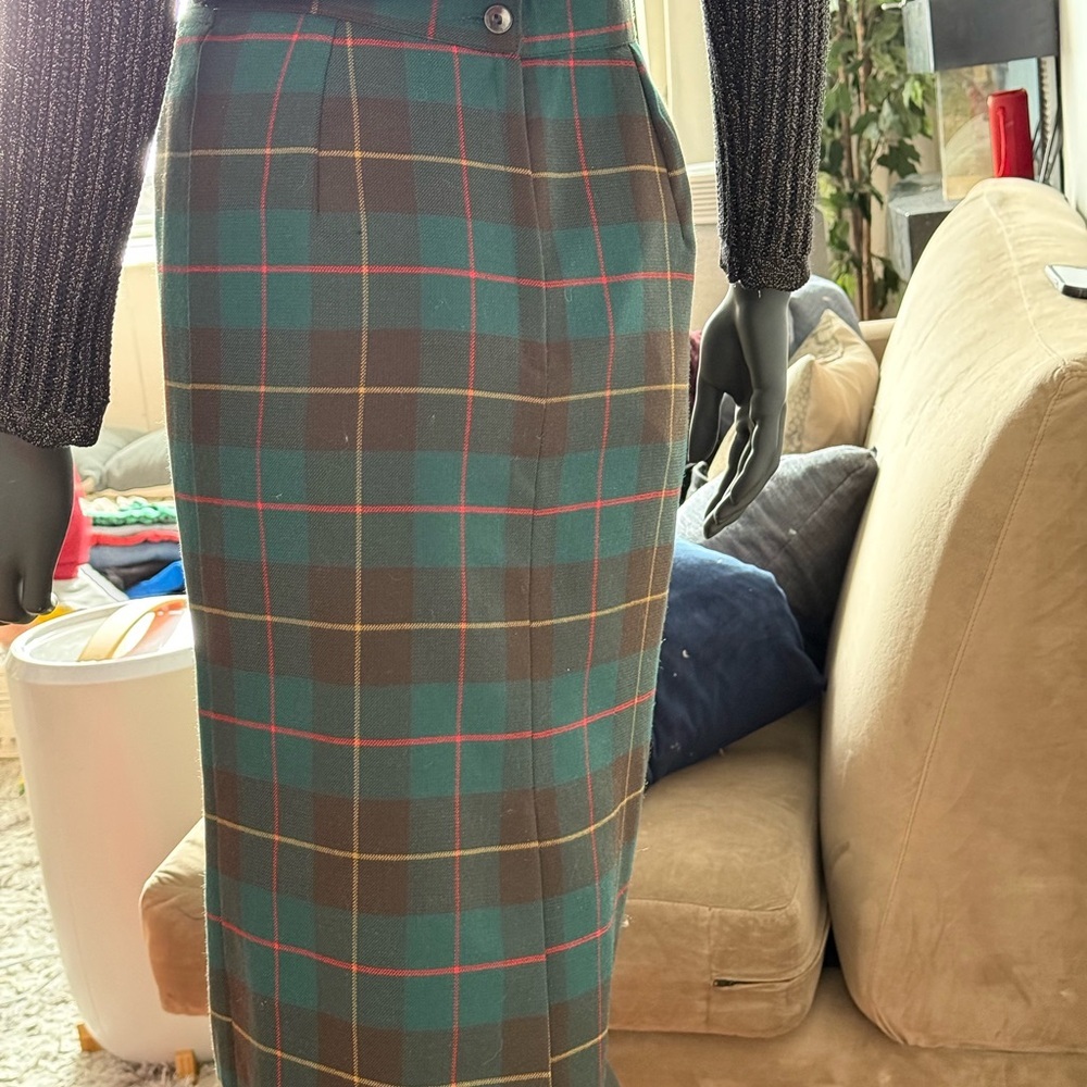 🇨🇦 Wool Plaid Pencil Skirt - Made in Canada 🍁 - Picture 6 of 12